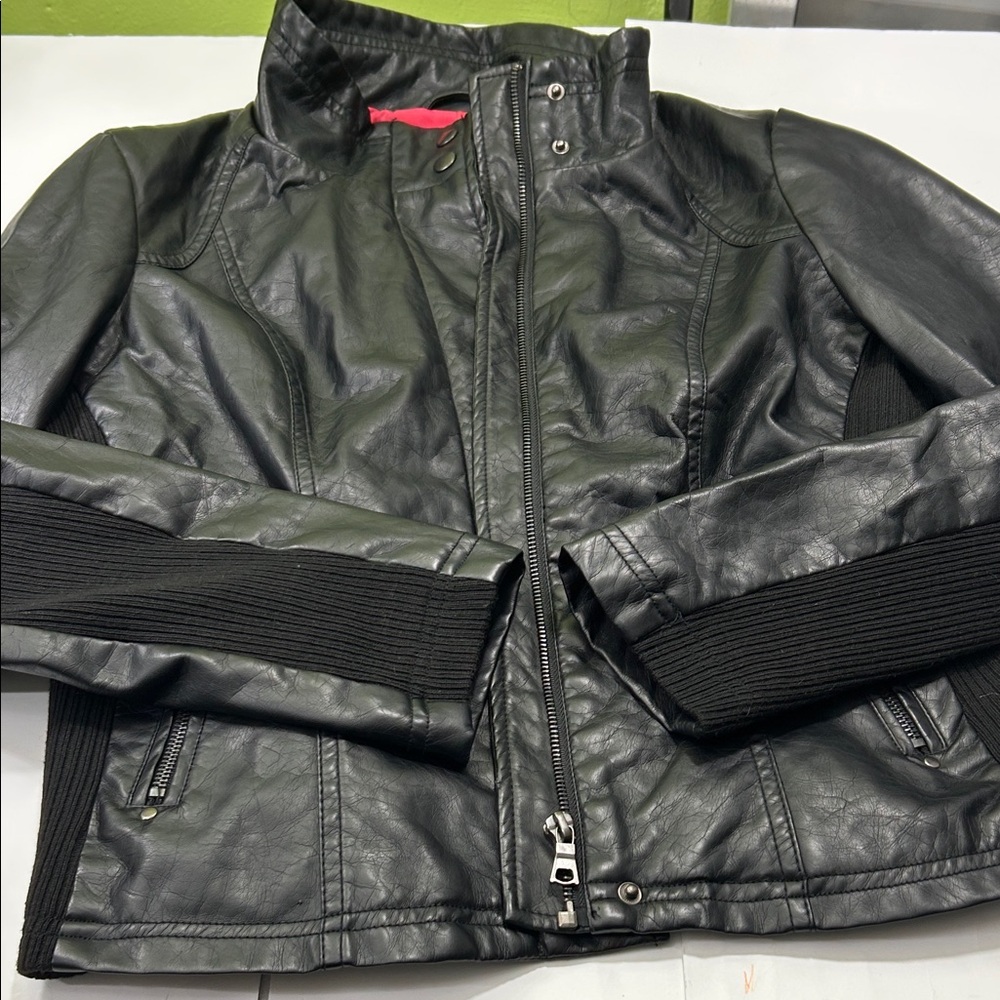 Elegant Black Leather Jacket for Women
